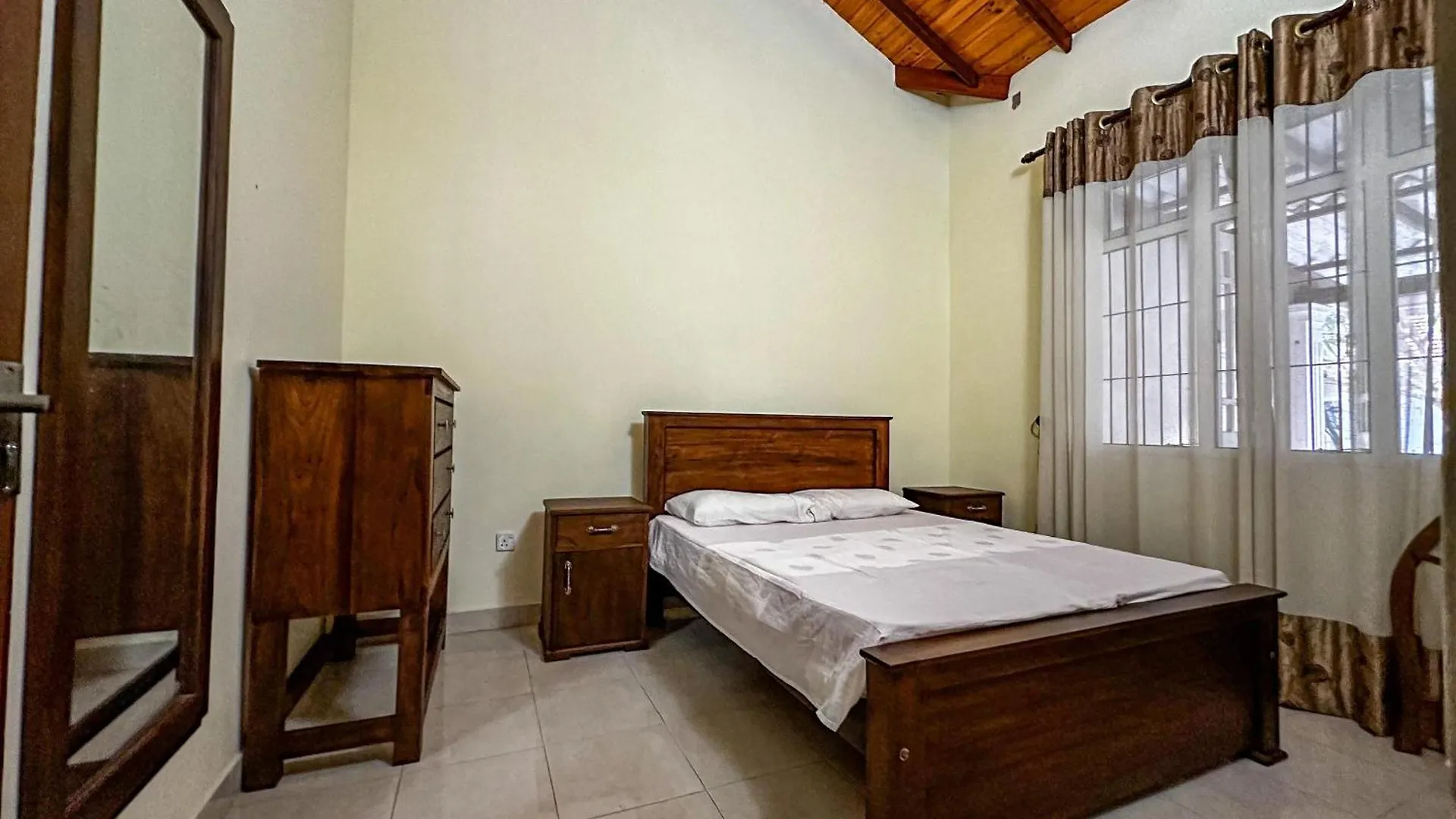 Tranquil Residence Negombo 0*,  Sri Lanka